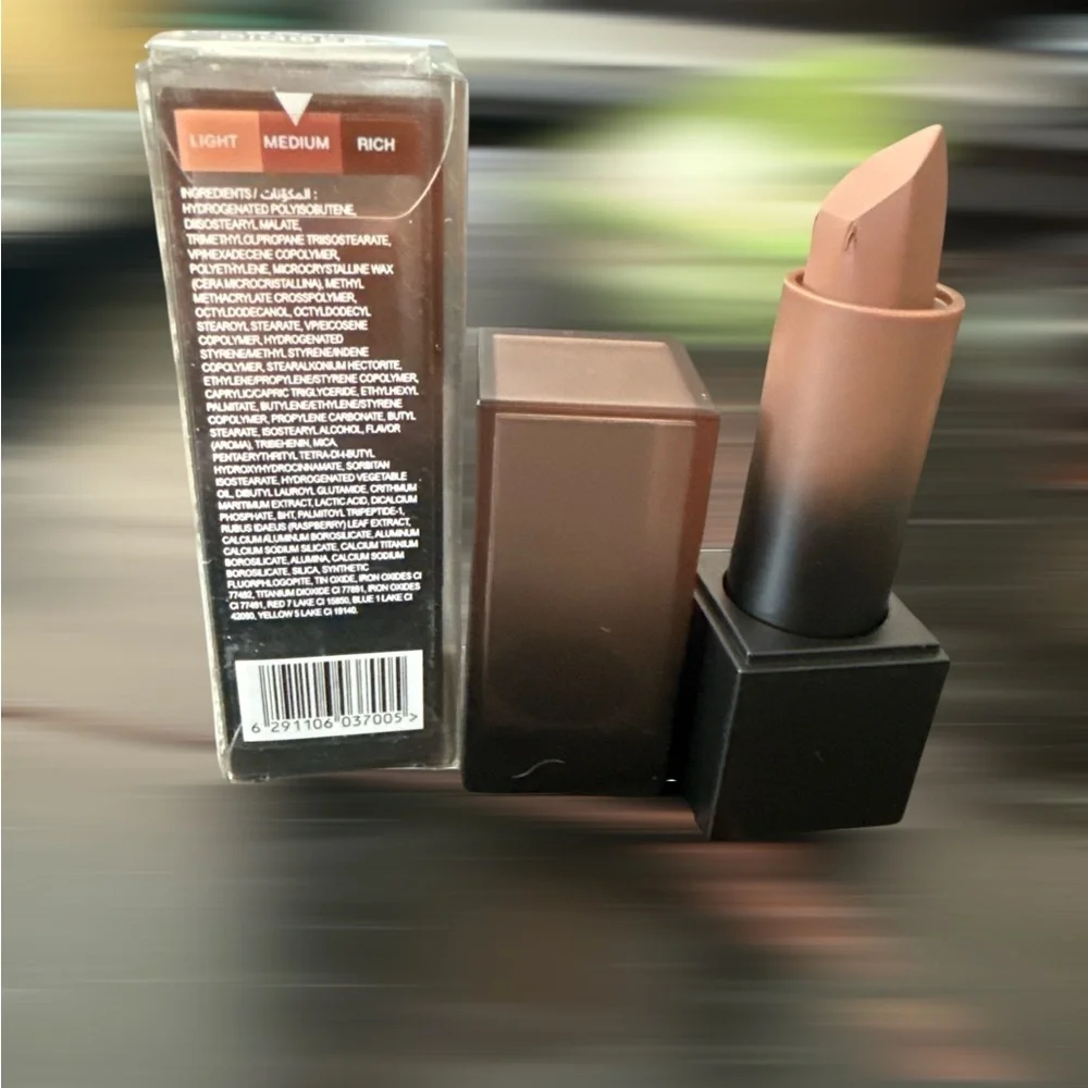 HUDA BEAUTY Bossy Browns Goal Digger Lipstick